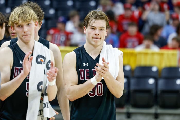 De Smet junior forward Dillon Duff